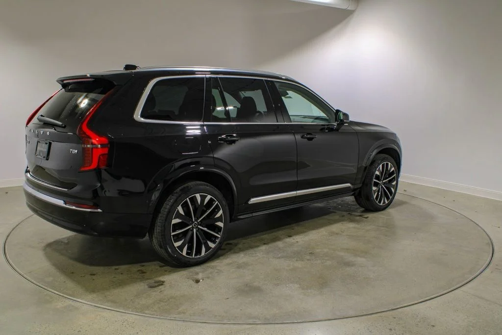 New 2026 Onyx Black Metallic Volvo T8 Ultra image 5