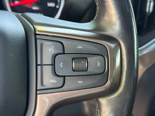 Used 2022 SILVER ICE METALLIC Chevrolet High Country image 25