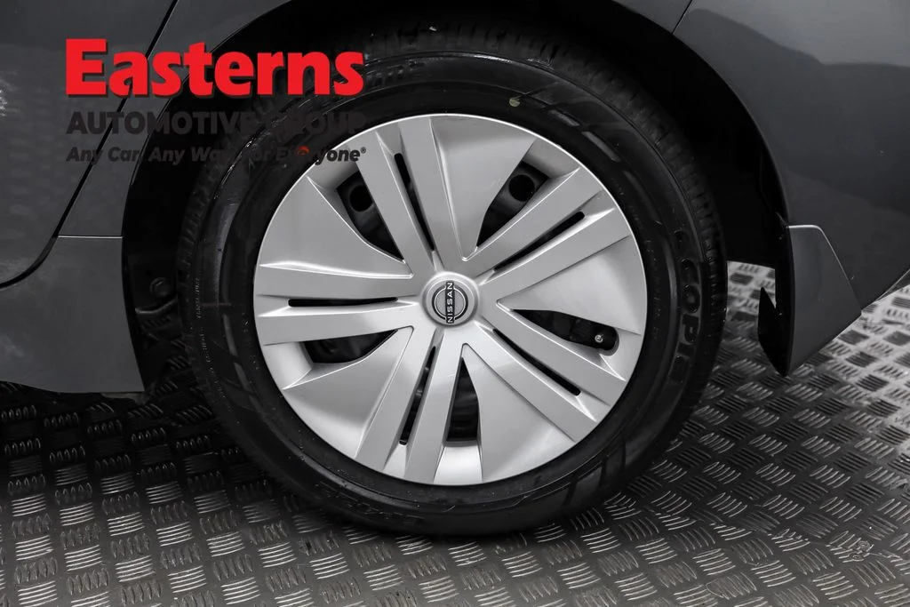 Used 2024 Gray Nissan S image 32