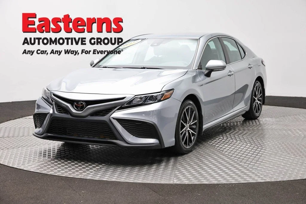 Used 2024 Silver Toyota SE image 1