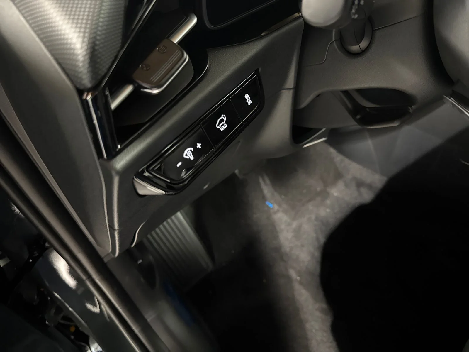 New 2026 Green Kia Wind image 16