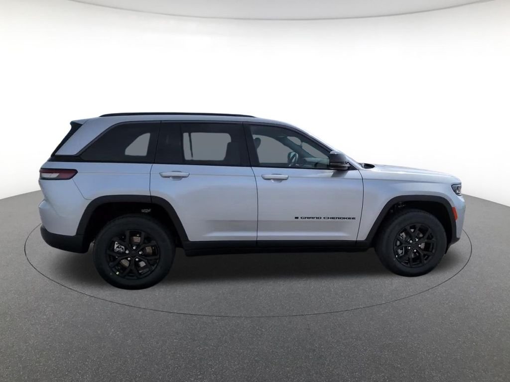 New 2026 Silver Jeep Altitude image 5