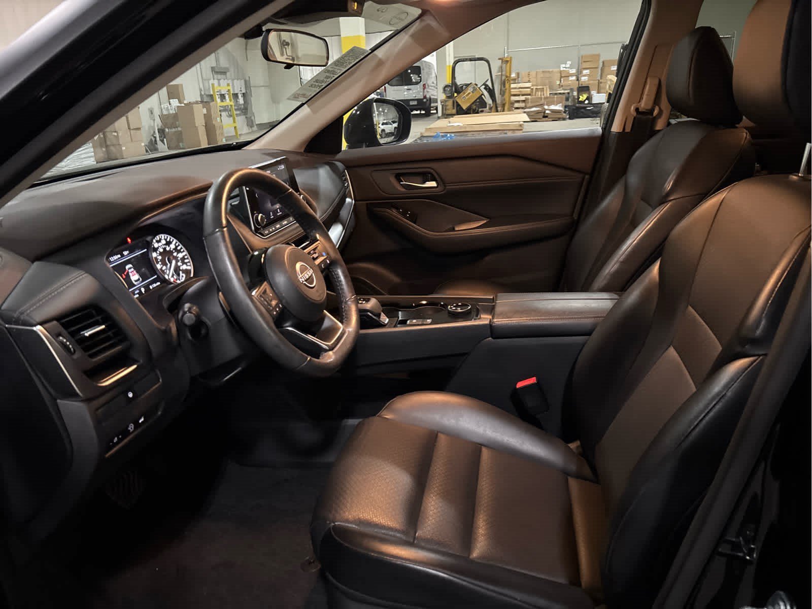 Used 2023 Super Black Nissan SV image 9