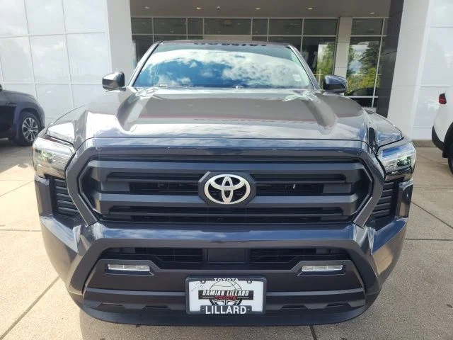 Certified Used 2025  Toyota SR5 image 5
