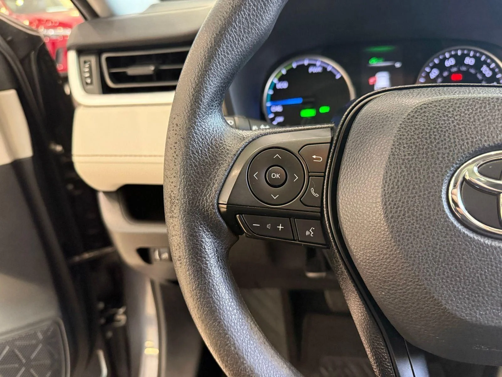 Used 2019 Magnetic Gray Metallic Toyota XLE image 36