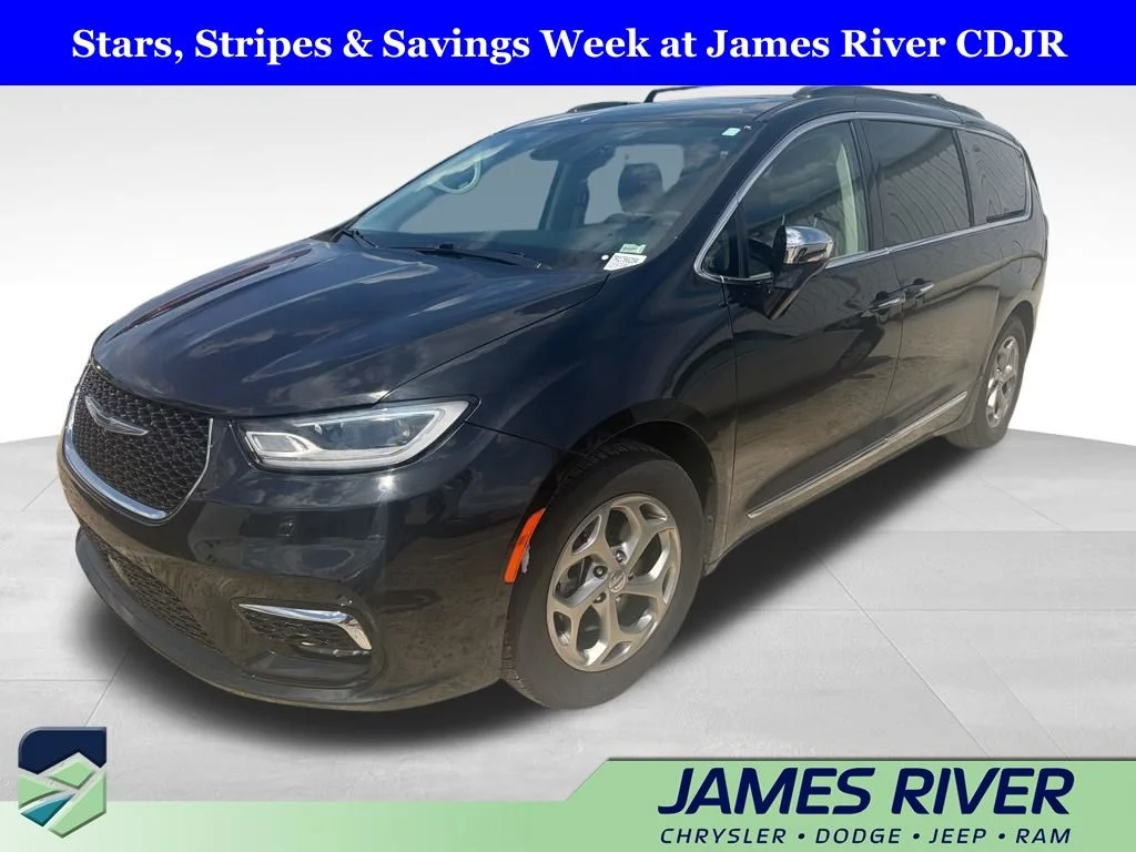 2022 Chrysler Pacifica Limited's photo