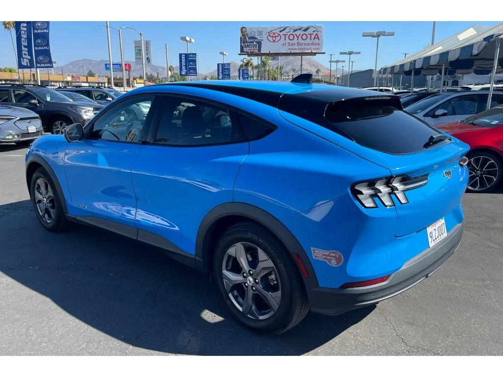 Used 2023 Grabber Blue Metallic Ford Select image 3
