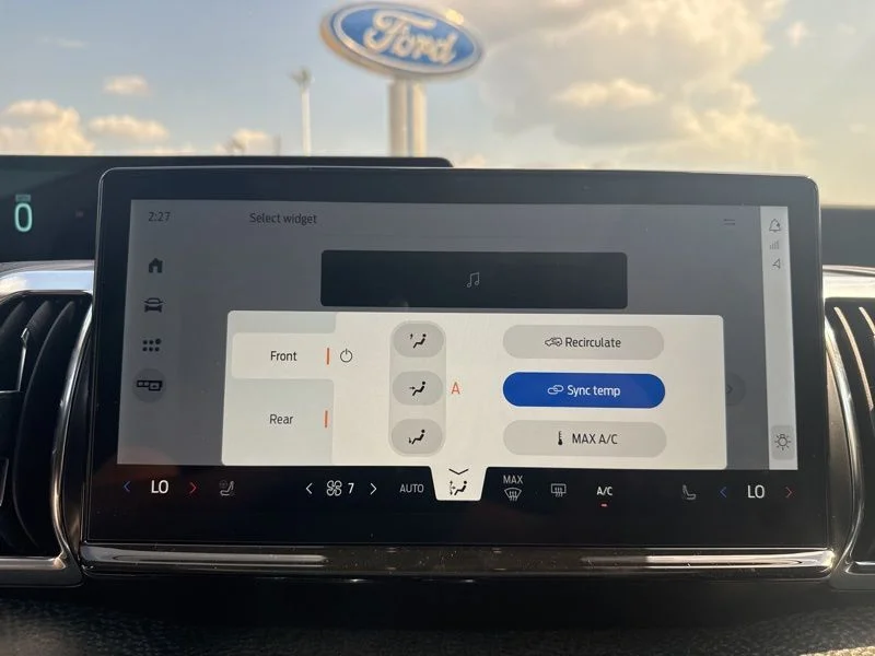 New 2025 Star White Metallic Tri-Coat Ford TREMOR® image 49