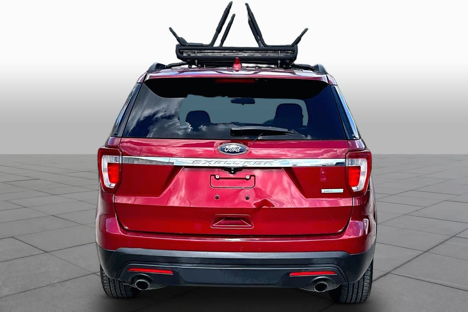 Used 2016 Ruby Red Metallic Tinted Clearcoat Ford Base image 5