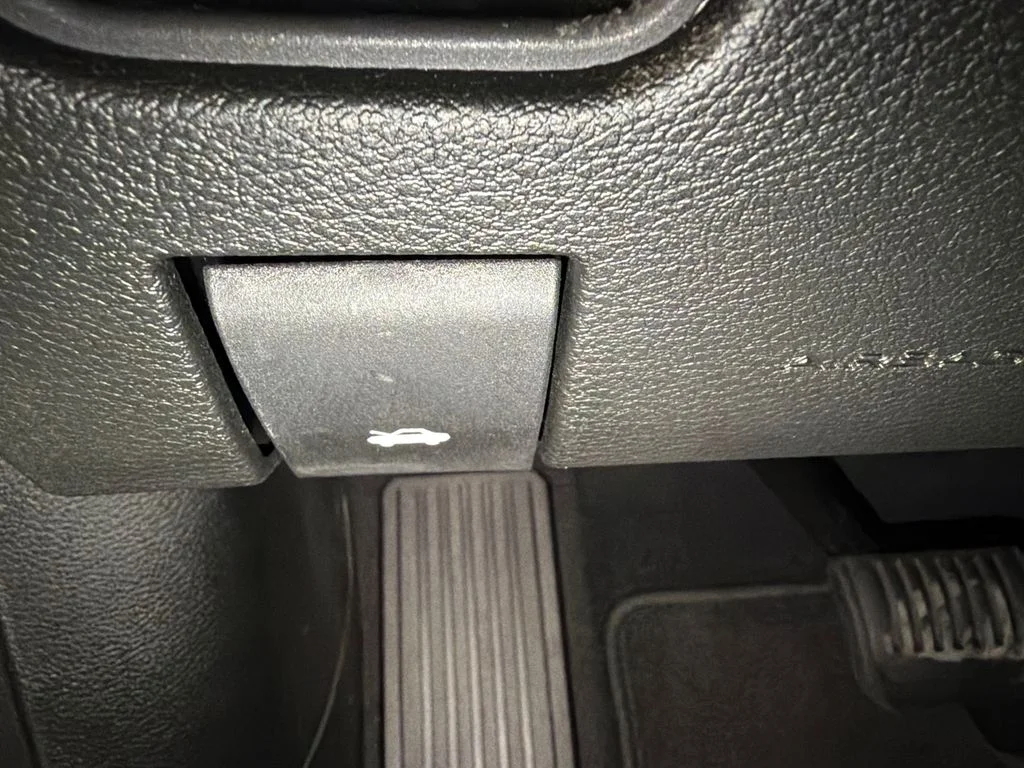 Certified Used 2025 Bright White Clearcoat Jeep Laredo X image 22