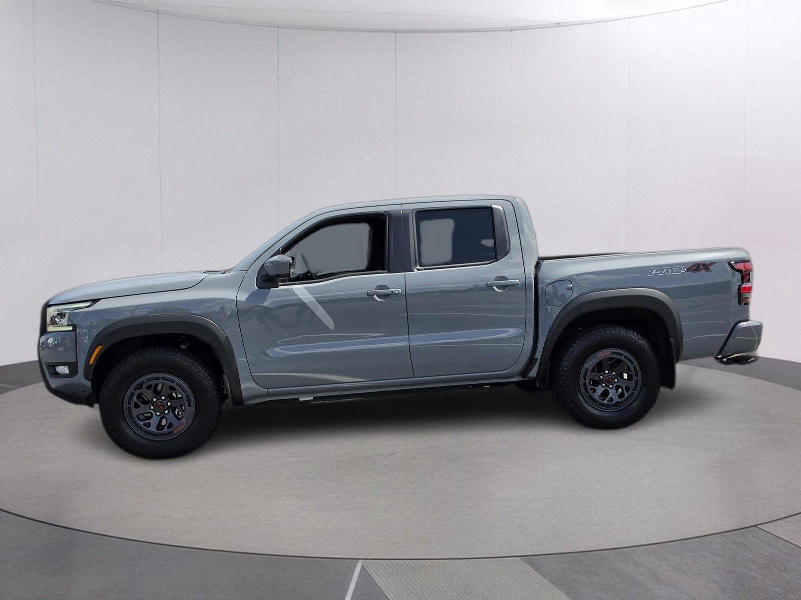 Used 2025 Boulder Gray Pearl Nissan PRO-4X image 2