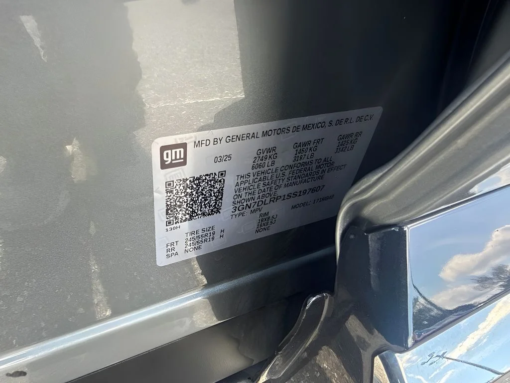 Used 2025 Gray Chevrolet LT image 27