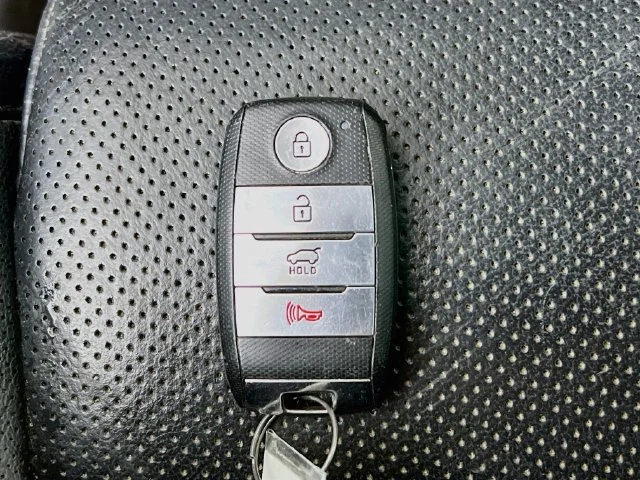 Used 2020 Purple Kia SX image 10