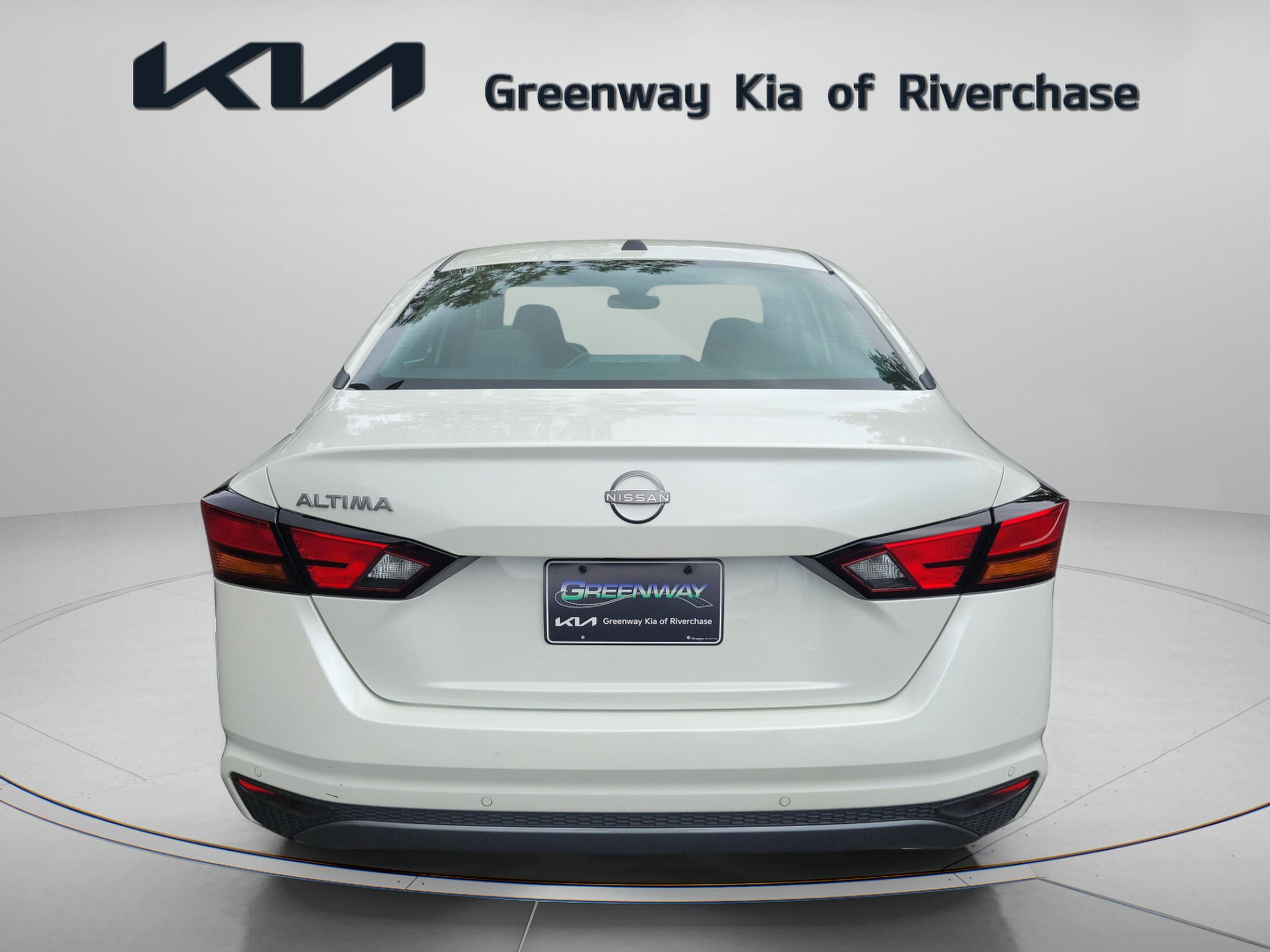 Used 2026 Pearl White Tricoat Nissan 2.5 SV image 5