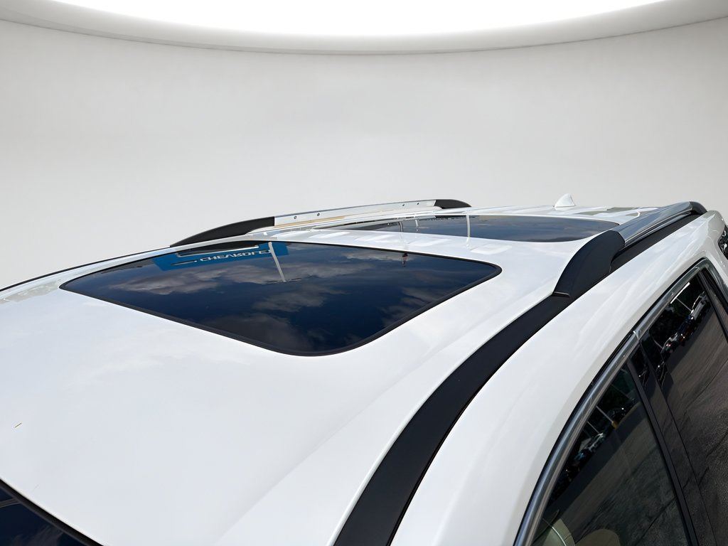 Certified Used 2023 Iridescent Pearl Tricoat Chevrolet Premier image 23
