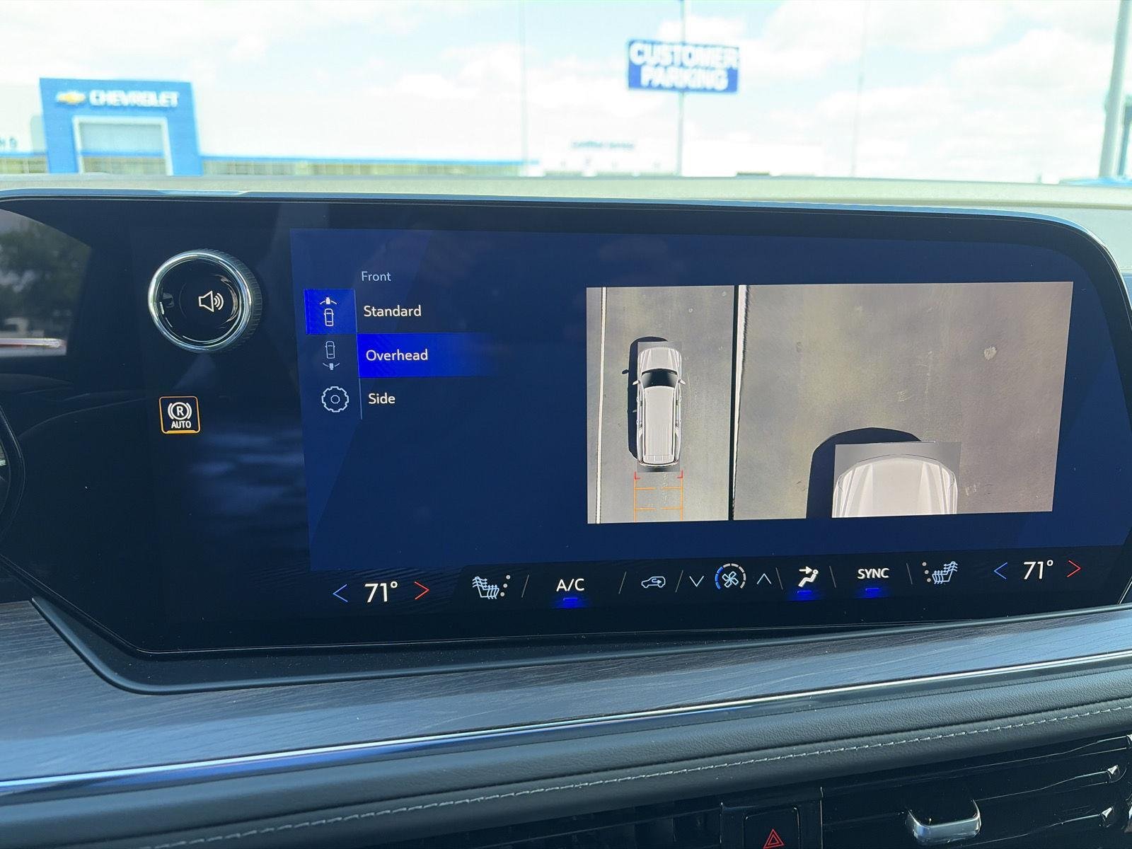 2026 Chevrolet Suburban LT - Photo 30