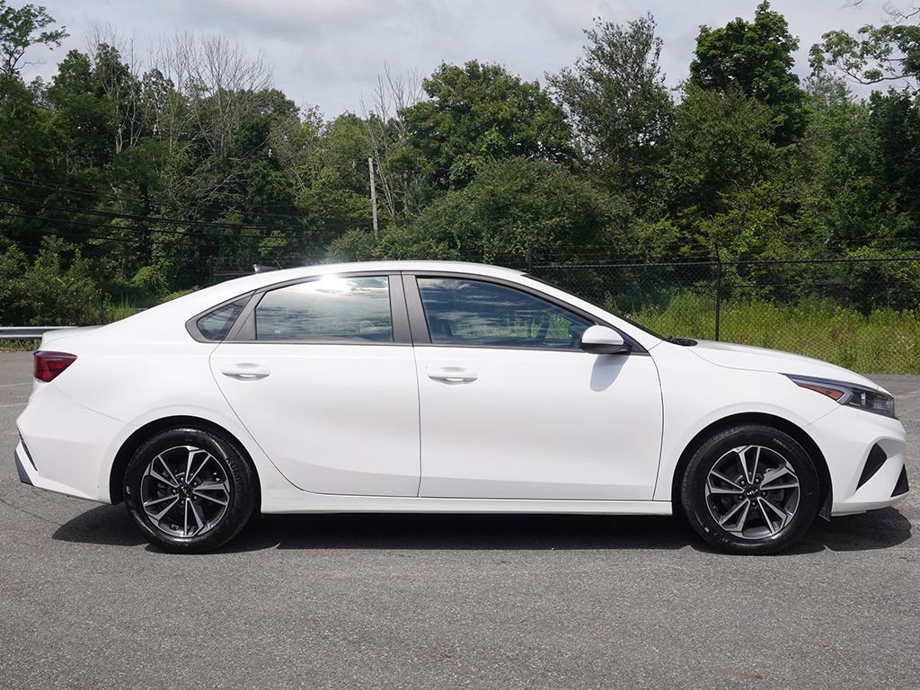 Used 2024 White Kia LXS image 16