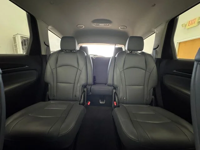Used 2021 White Frost Tricoat Buick Essence image 7