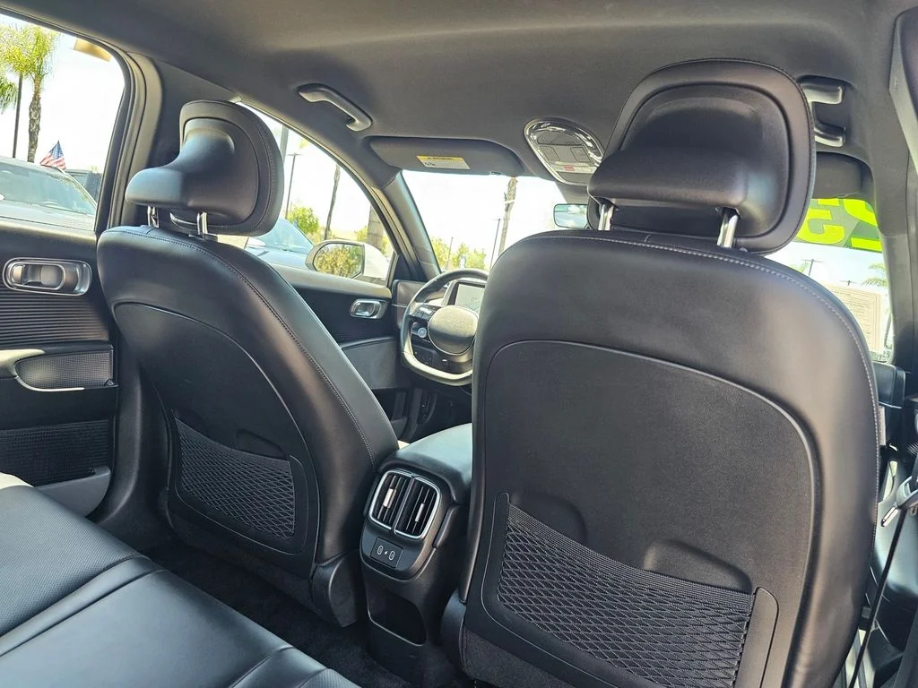 Used 2023 White Hyundai SEL image 15