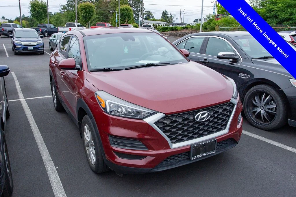Used 2020 Red Hyundai AWD SE image 1