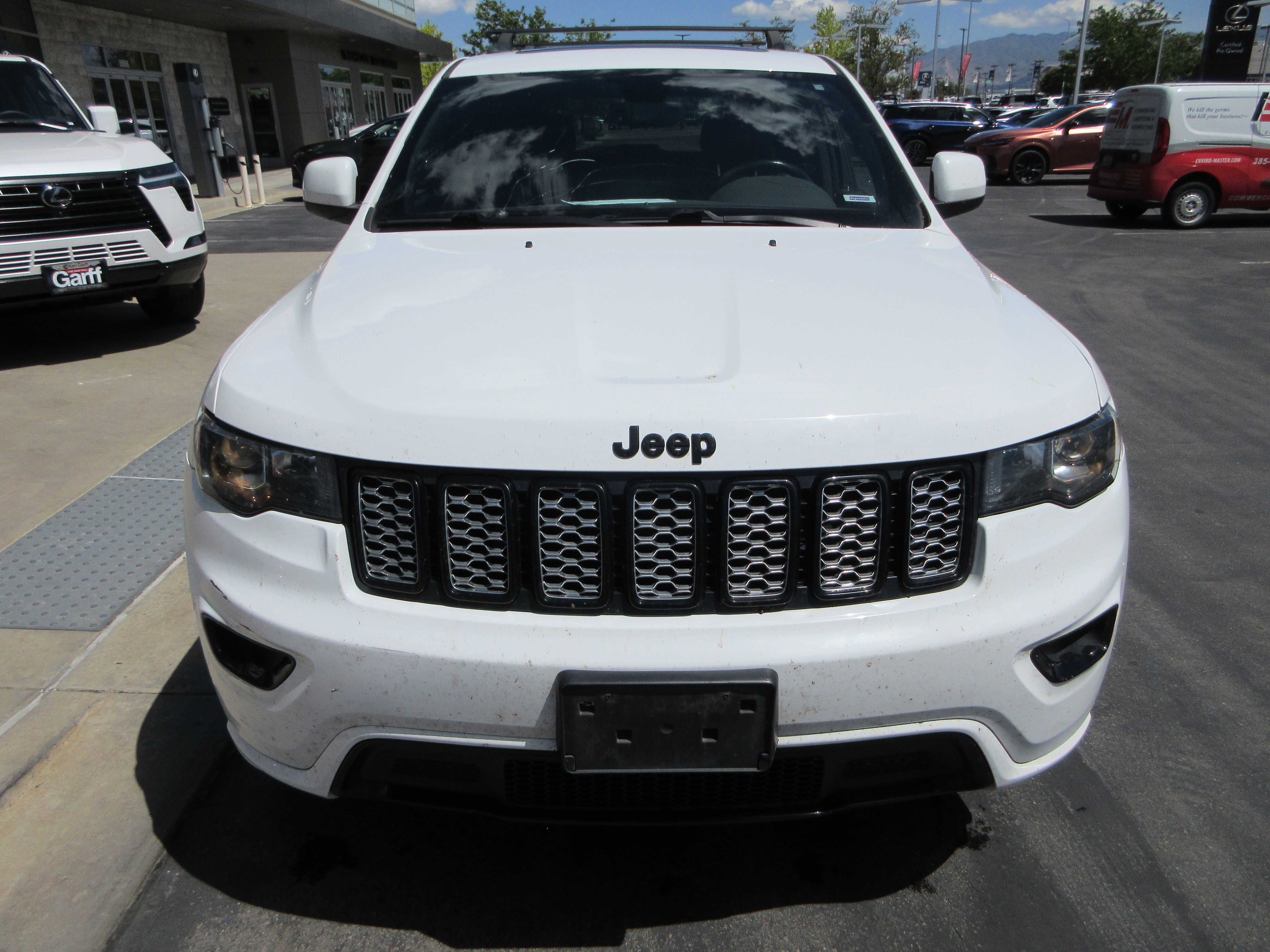Used 2017 Bright White Clearcoat Jeep Altitude image 14