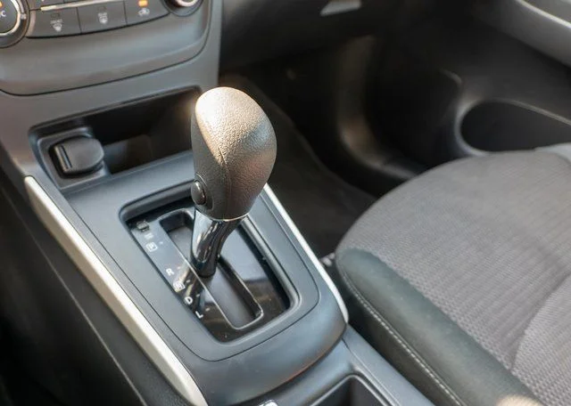 Used 2019 White Nissan S image 28