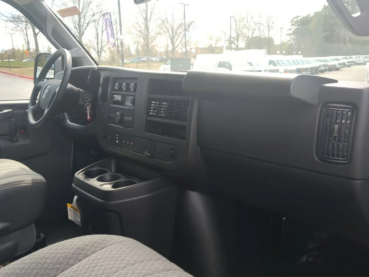 New 2025 Summit White GMC Work Van image 25