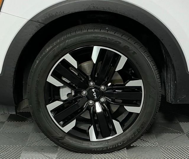Used 2024 White Kia SX image 11