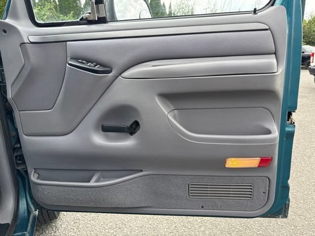 Used 1995 Green Ford XL image 10