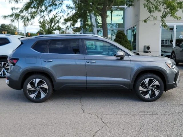 2025 Volkswagen Taos SE - Photo 3