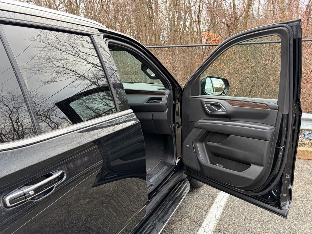 Used 2024 Black Chevrolet High Country image 14