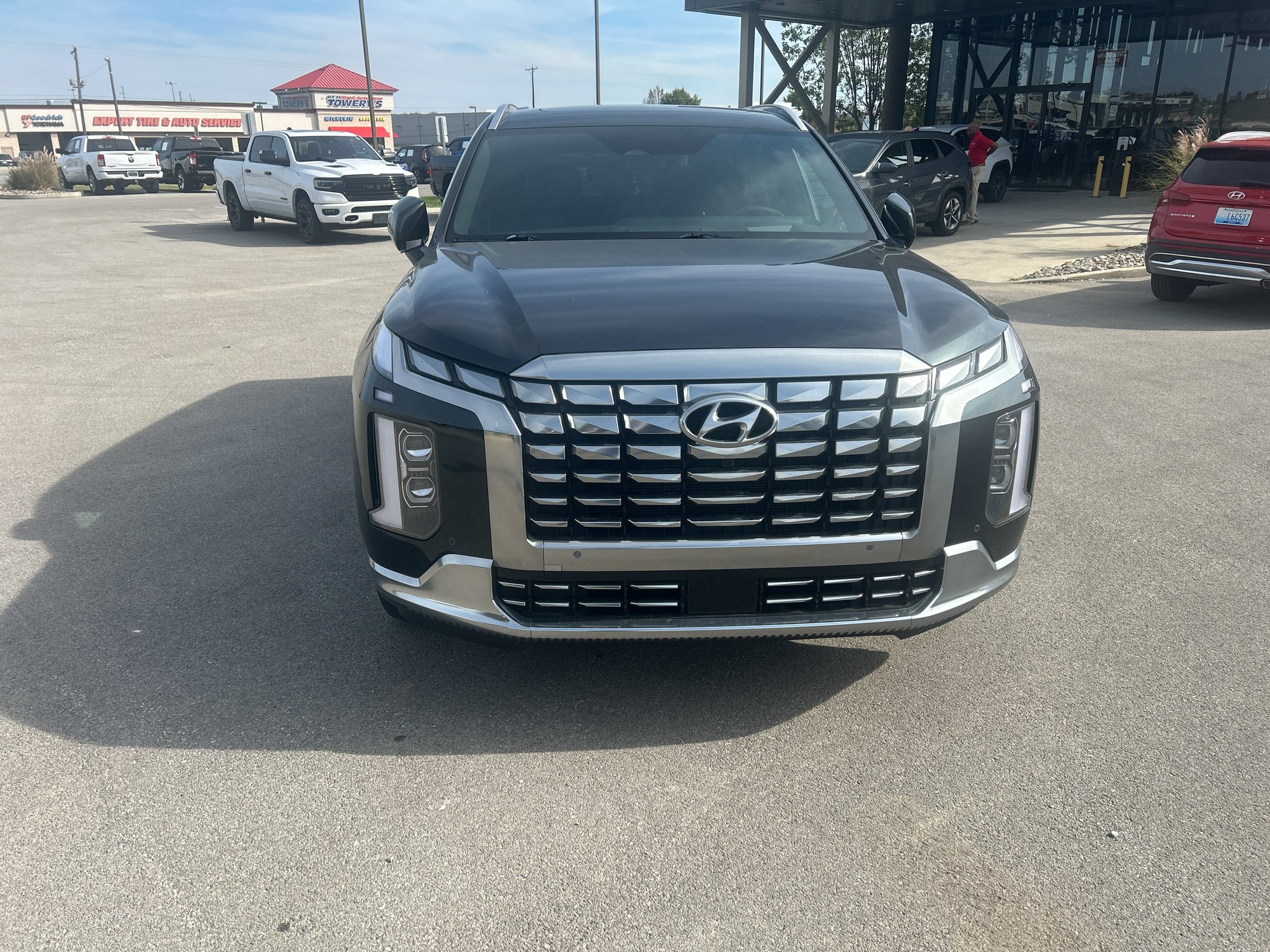 Used 2024 Robust Emerald Hyundai Calligraphy image 2