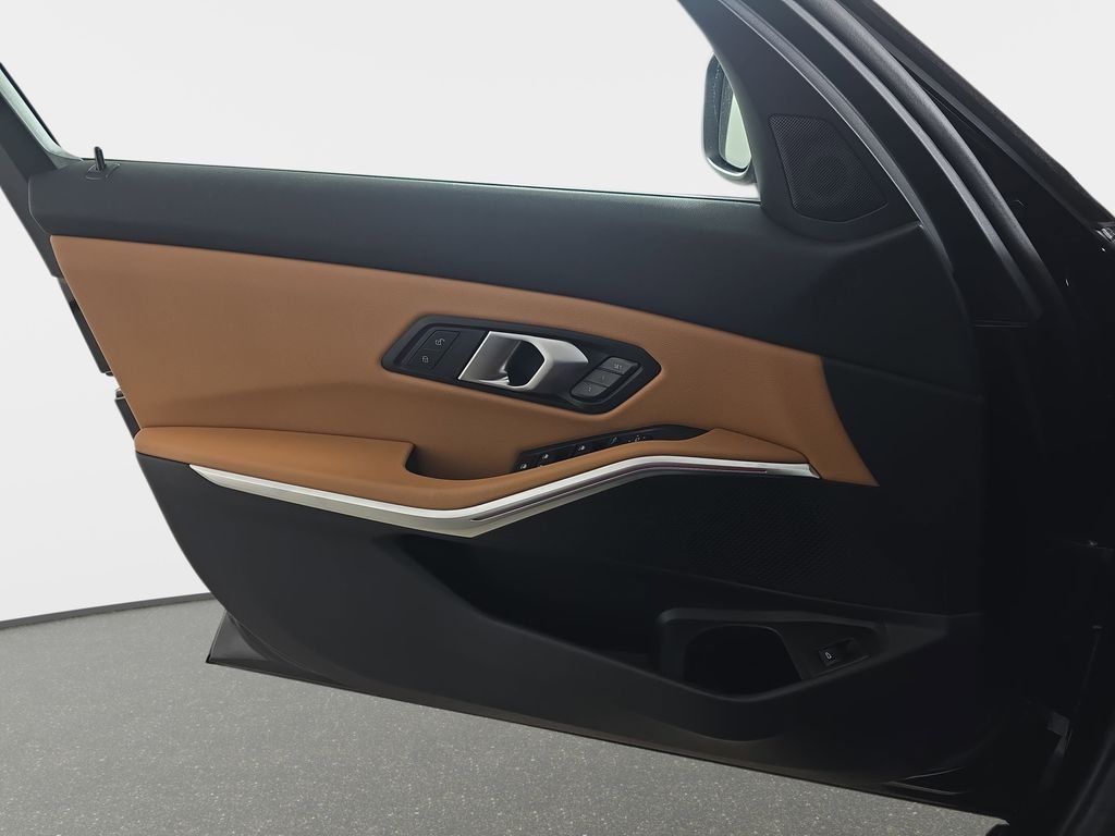 2025 BMW 3 Series 330i - Photo 30
