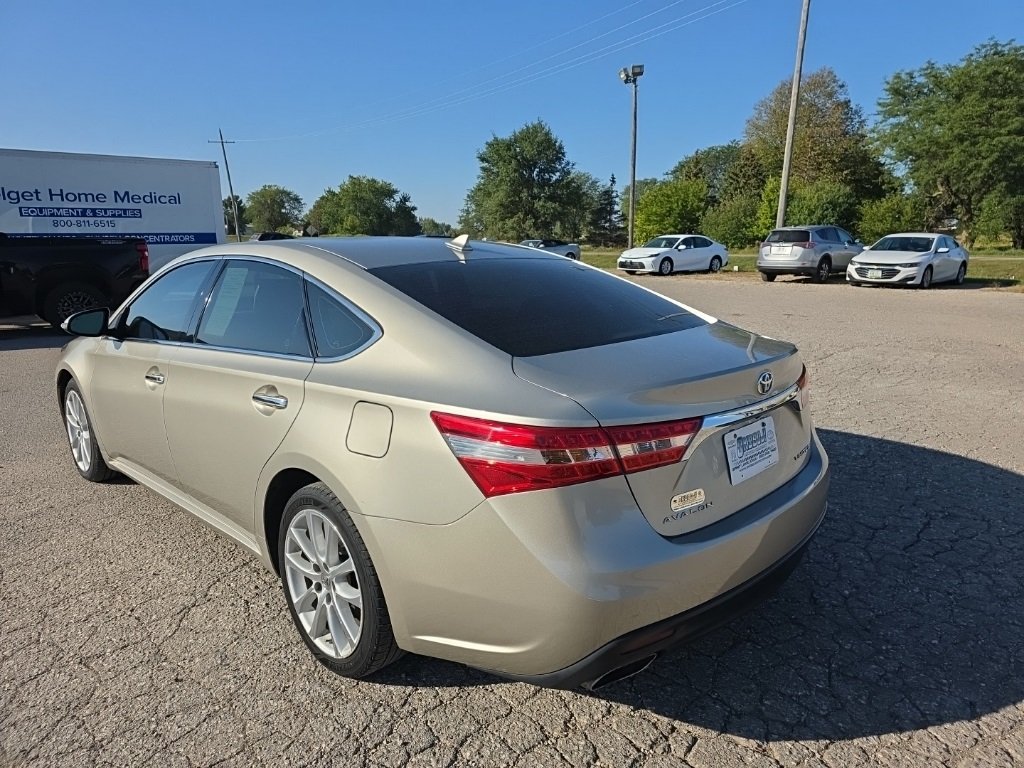 2014 Toyota Avalon Limited photo 2