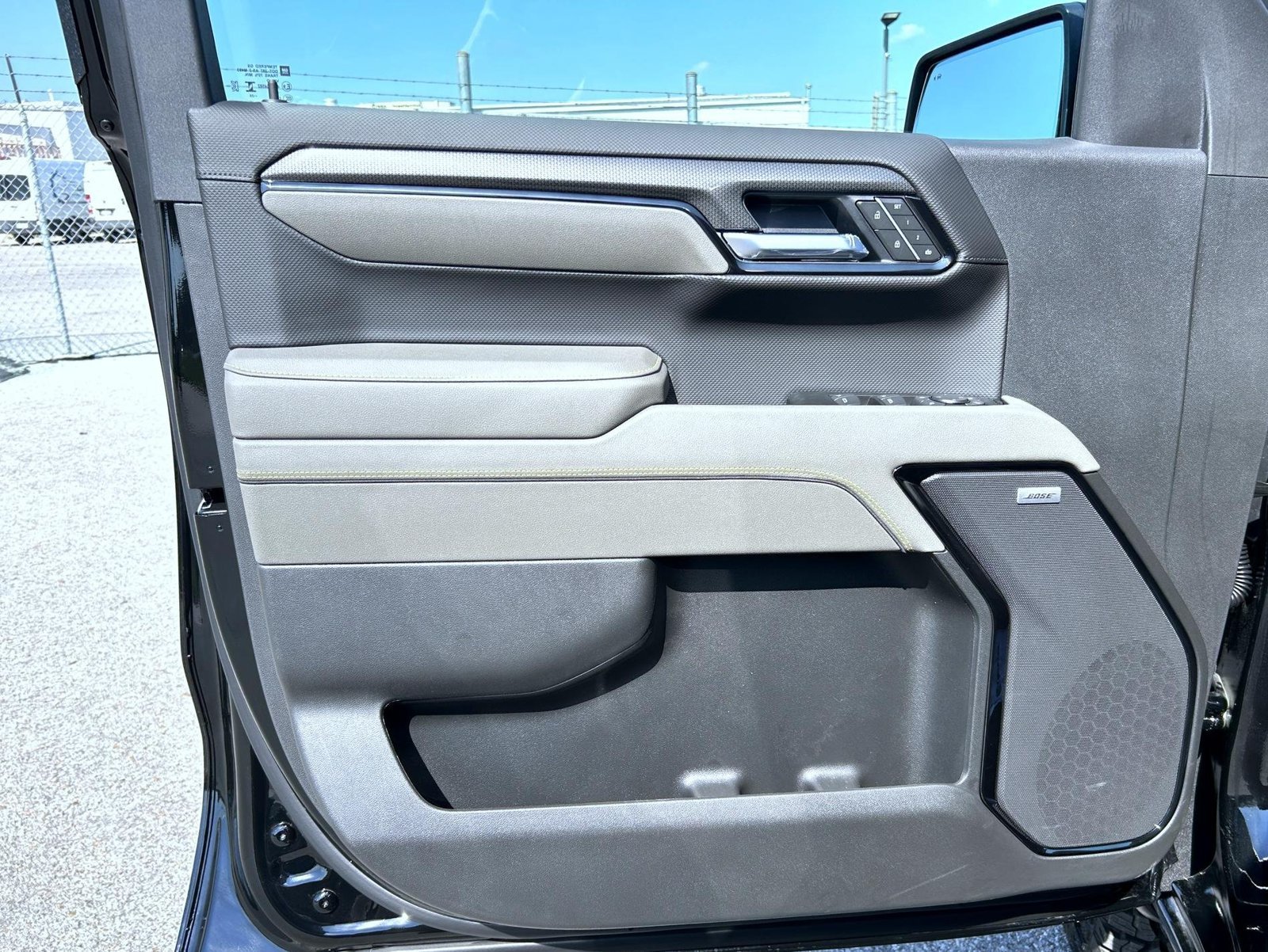 2026 Chevrolet Silverado 1500 ZR2 - Photo 11