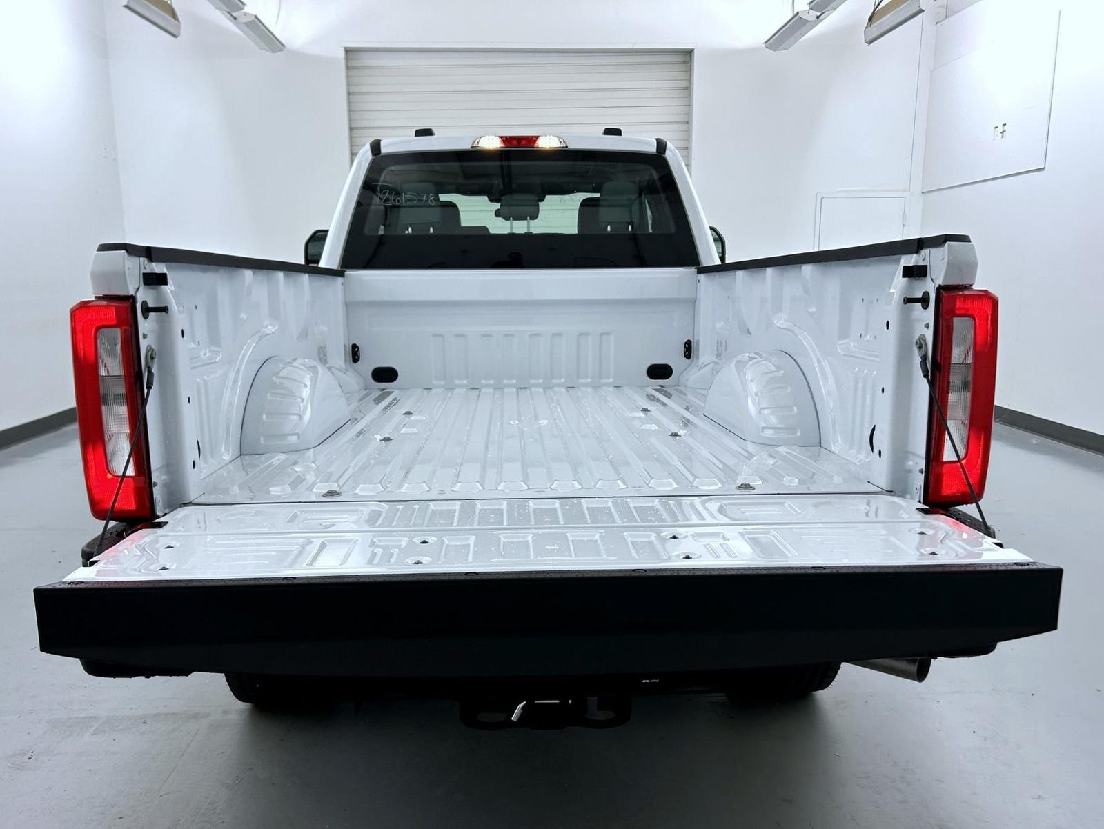 New 2026 Oxford White Ford XL image 21