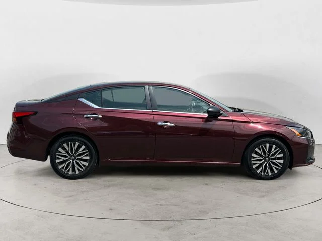 Used 2024 Red Nissan 2.5 SV image 6