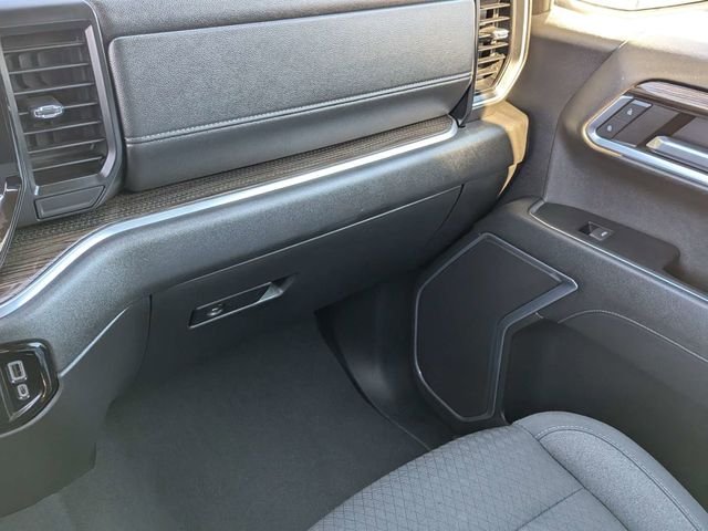 Used 2022 White Chevrolet LT image 18