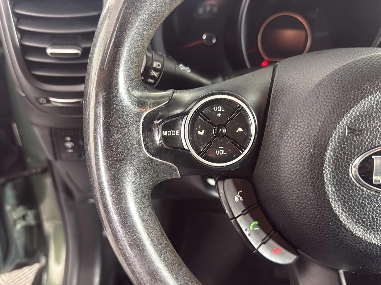 Used 2014 Kale Green Kia Base image 10