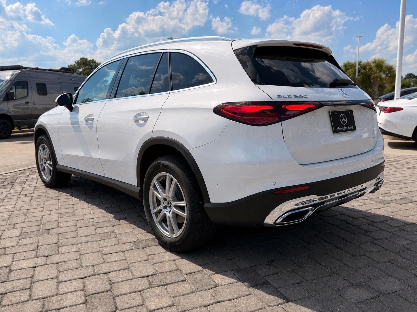 Certified Used 2025 MANUFAKTUR Moonlight White Metallic Mercedes-Benz GLC 300 image 11