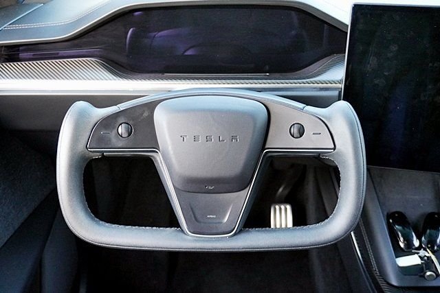Used 2022 Black Tesla Plaid image 25