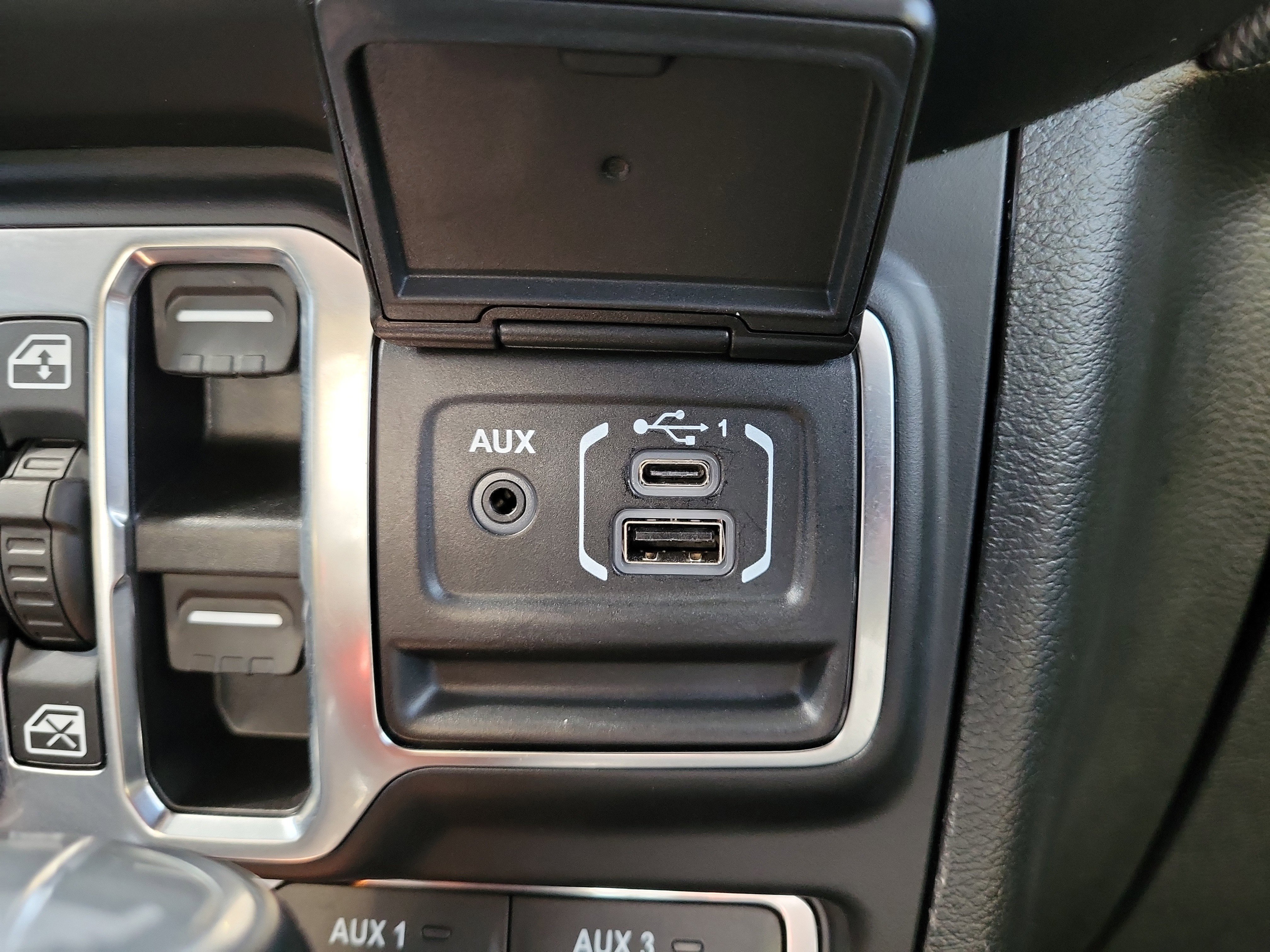 Used 2023 High Velocity Clearcoat Jeep Rubicon 392 image 28