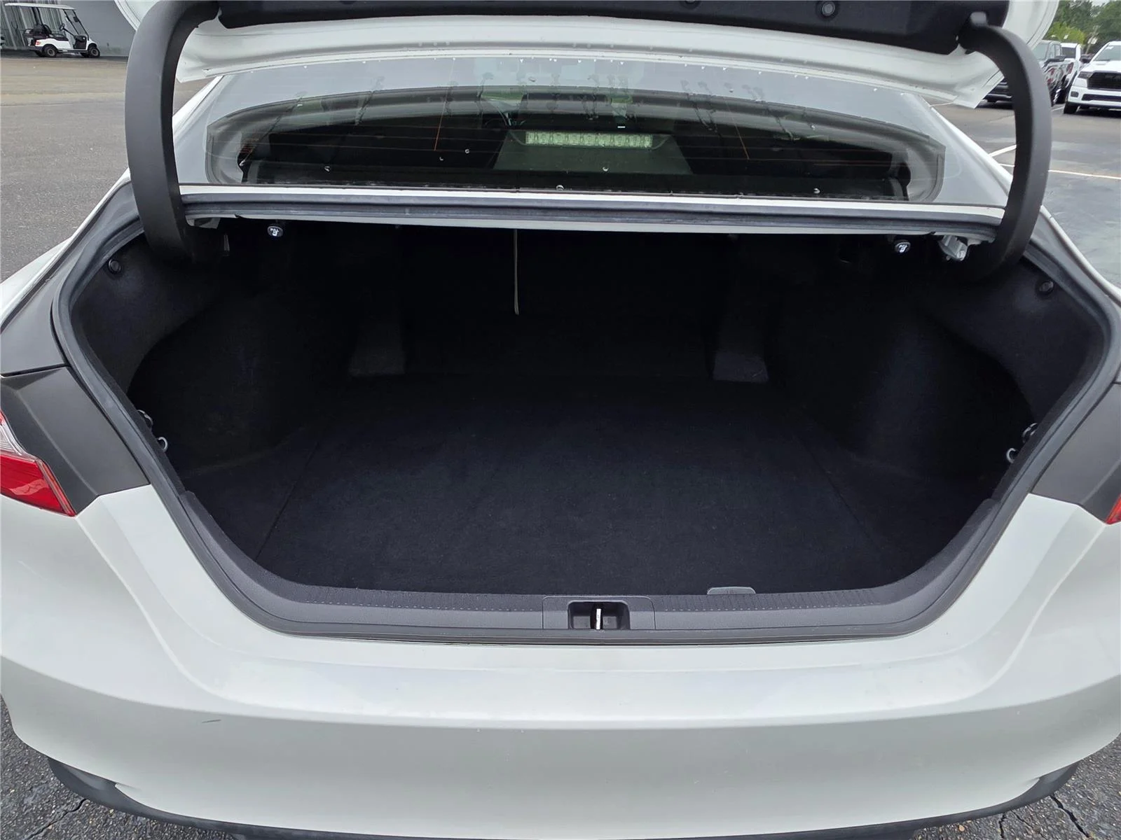 Used 2018 Super White Toyota LE image 32