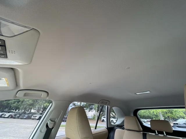Used 2020 White Toyota LE image 22