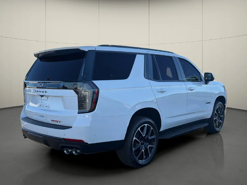 New 2026 Summit White Chevrolet RST image 7