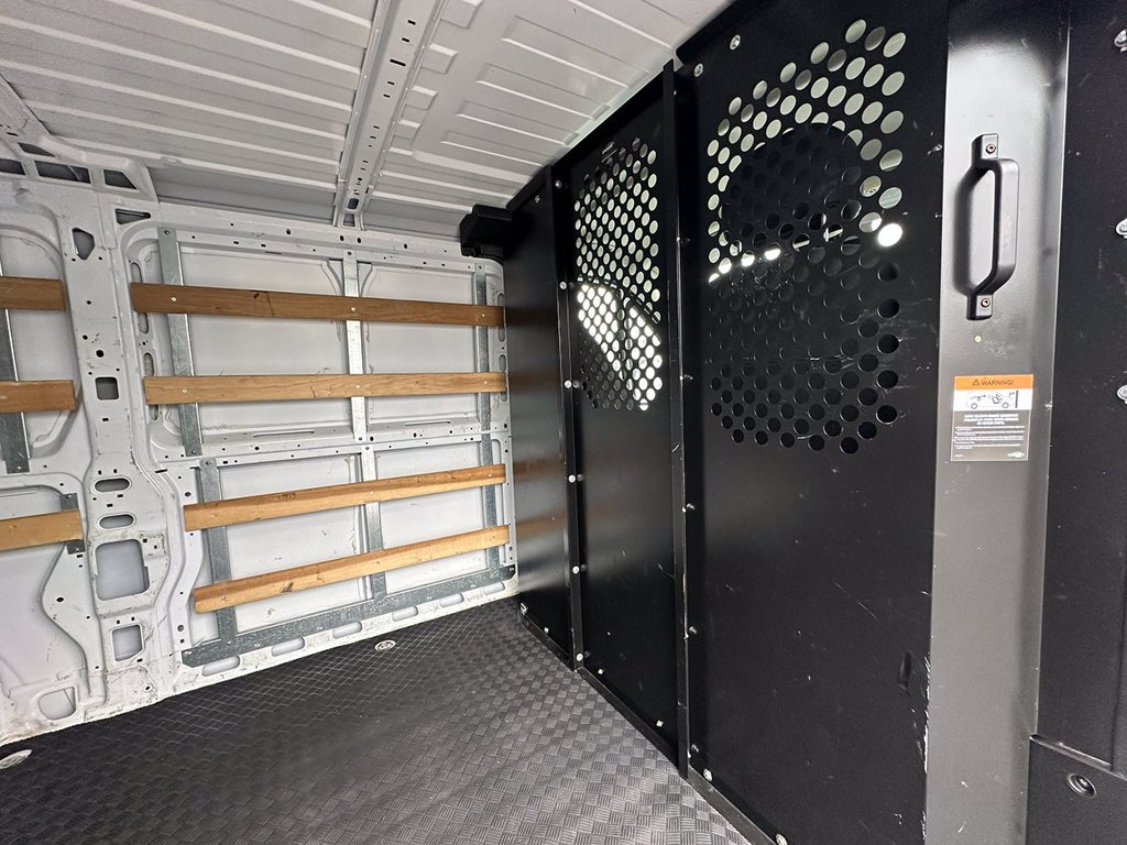 Used 2025 White Ram Base image 17