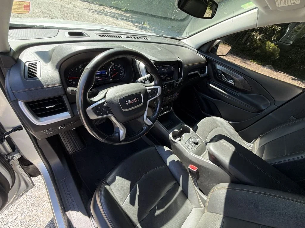 Used 2021 Silver GMC SLT image 21