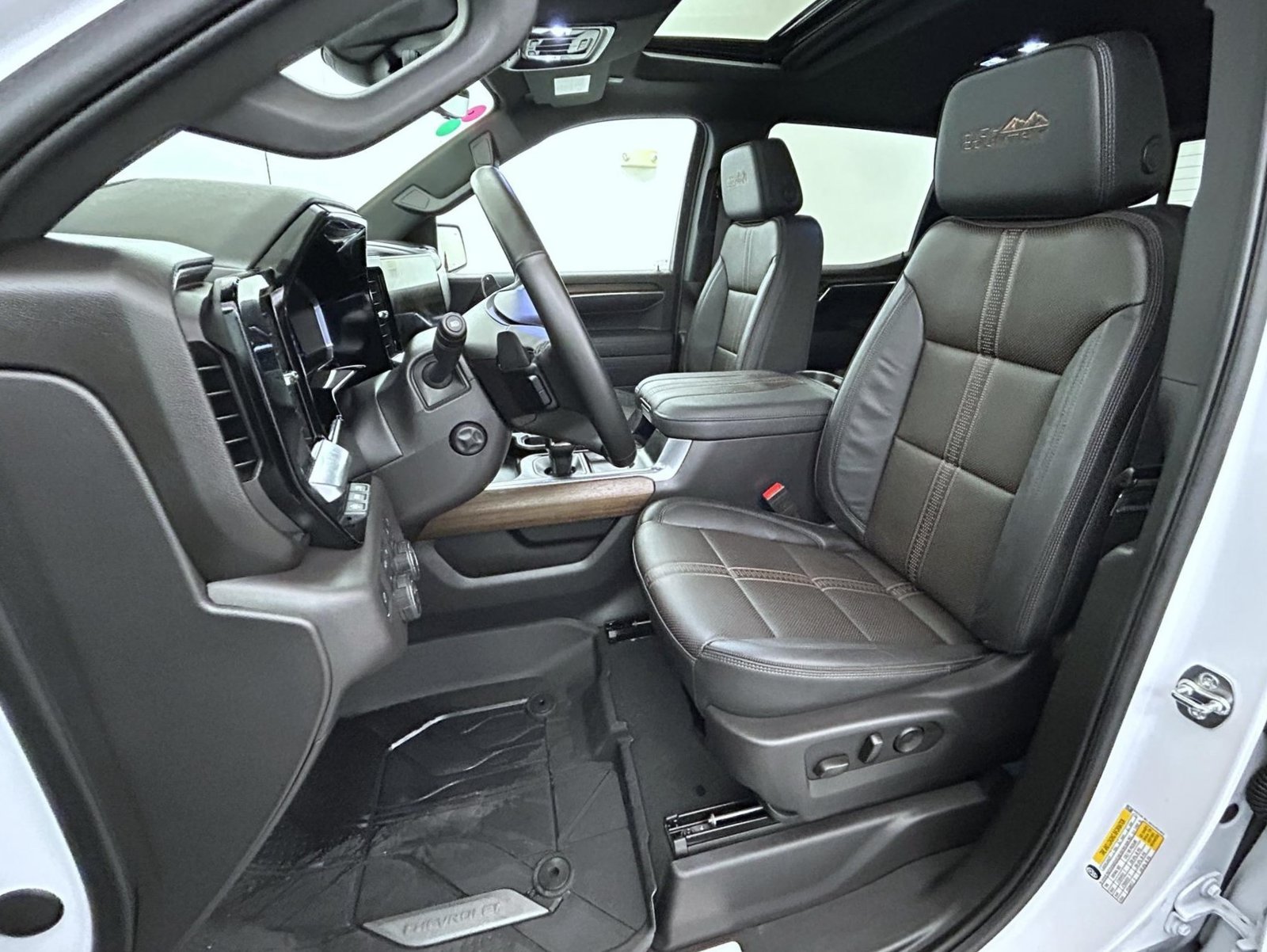 Used 2025 Beige Chevrolet High Country image 11