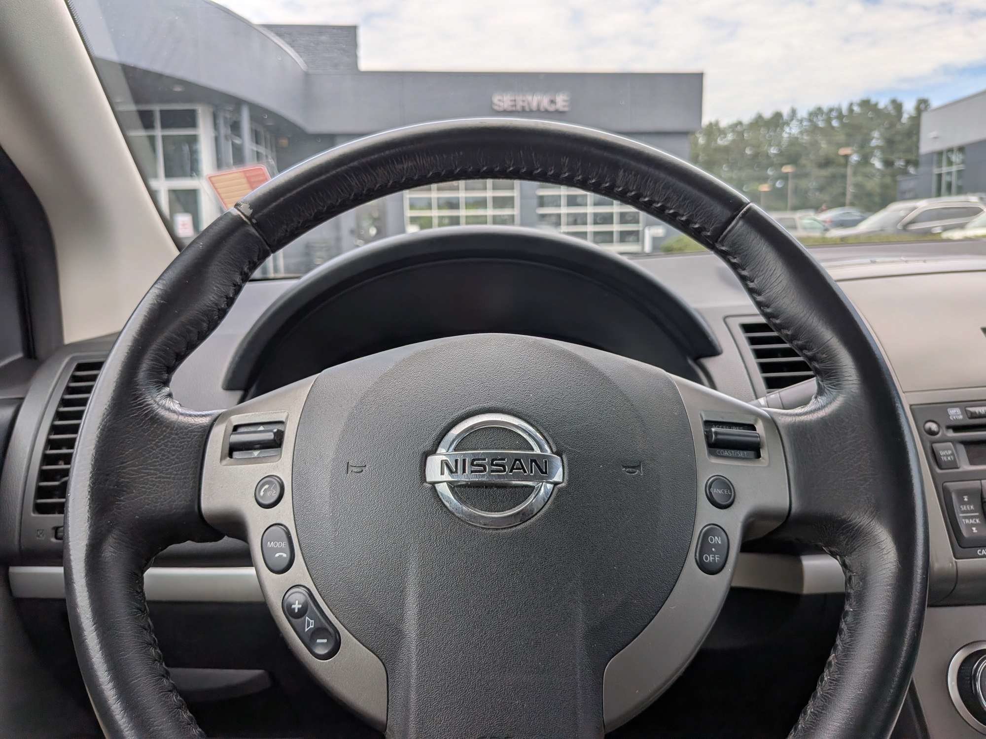 Used 2010 Black Nissan 2.0 S image 21