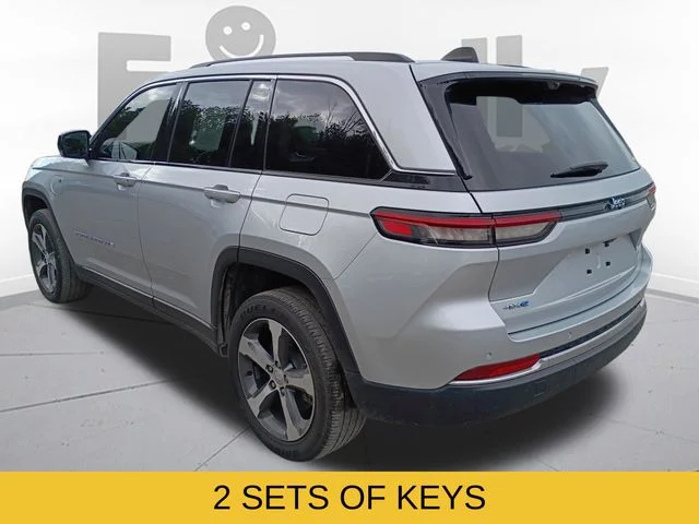Used 2022 Silver Jeep 4xe image 7